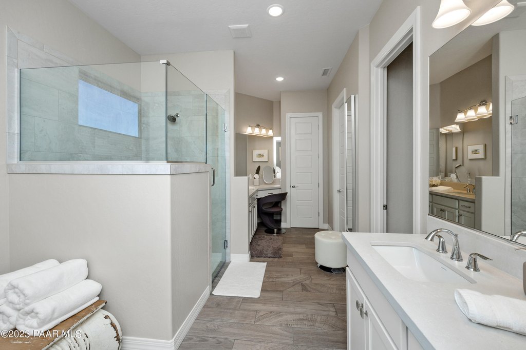 Prescott, Arizona, 86301, United States, 3 Bedrooms Bedrooms, ,3.5 BathroomsBathrooms,Residential,Forsale,1992713