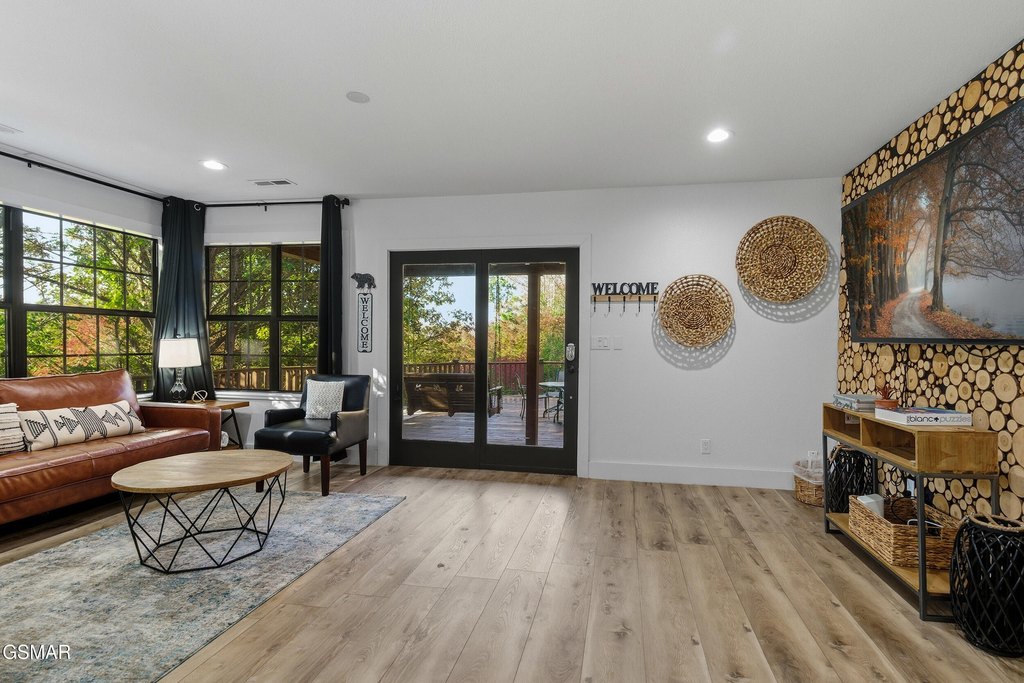 Sevierville, Tennessee, 37862, United States, 3 Bedrooms Bedrooms, ,3 BathroomsBathrooms,Residential,Forsale,1999444