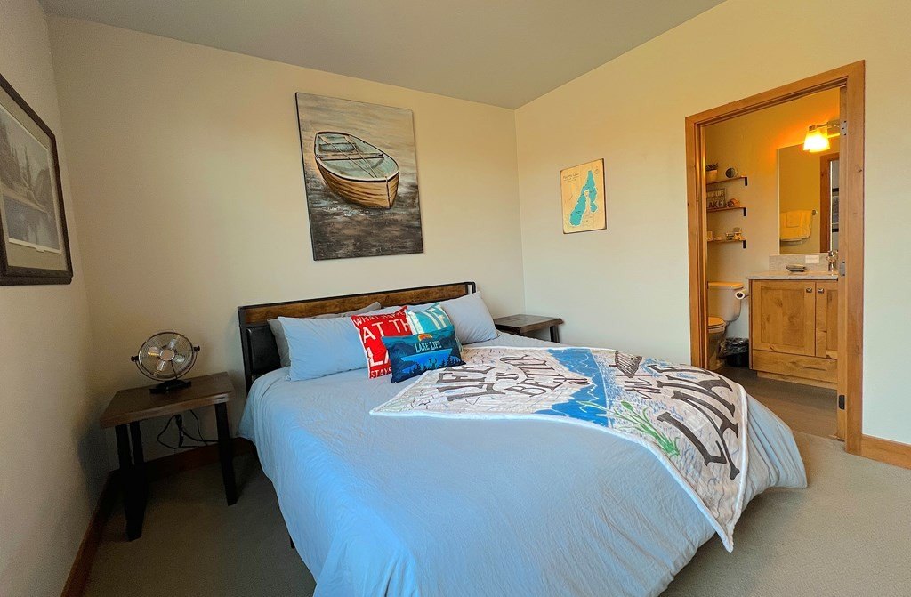 McCall, Idaho, 83638, United States, 2 Bedrooms Bedrooms, ,2.5 BathroomsBathrooms,Residential,Forsale,1996724