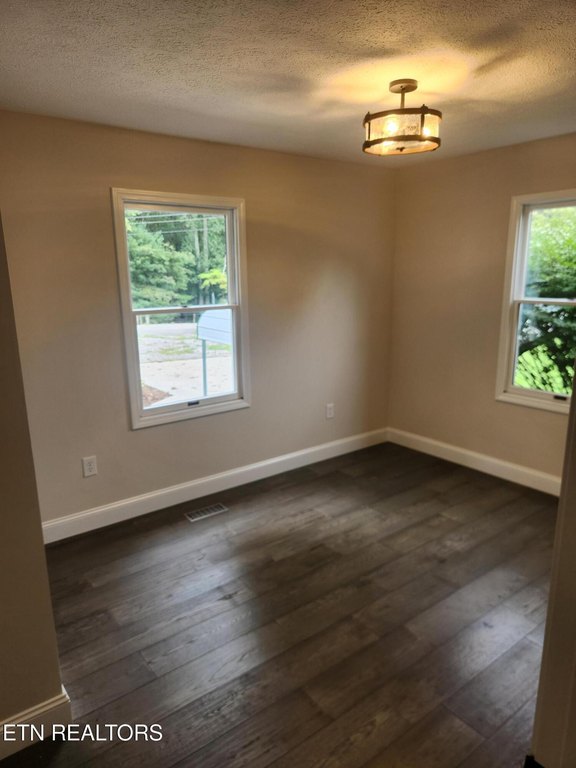 Crossville, Tennessee, 38572, United States, 3 Bedrooms Bedrooms, ,2.5 BathroomsBathrooms,Residential,Forsale,1952853