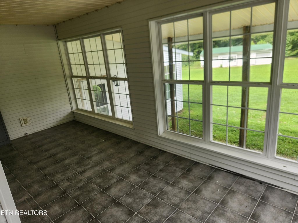 Crossville, Tennessee, 38572, United States, 3 Bedrooms Bedrooms, ,2.5 BathroomsBathrooms,Residential,Forsale,1952853