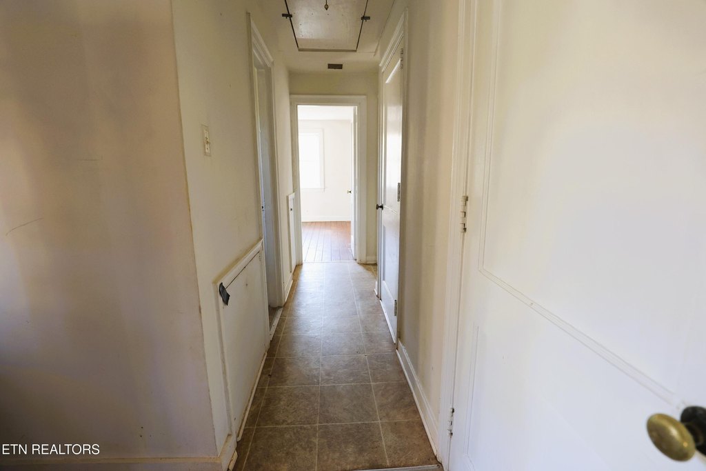 Knoxville, Tennessee, 37920, United States, 2 Bedrooms Bedrooms, ,1 BathroomBathrooms,Residential,Forsale,1999470