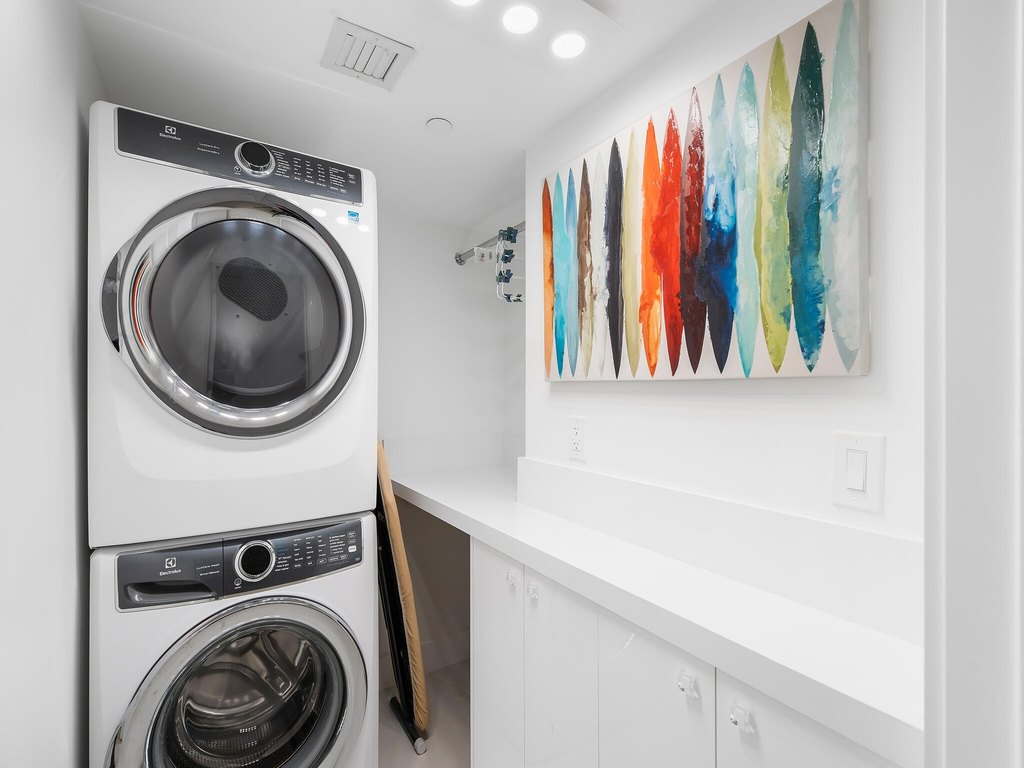 Highland Beach, Florida, 33487, United States, 3 Bedrooms Bedrooms, ,3.5 BathroomsBathrooms,Residential,Forsale,1996347