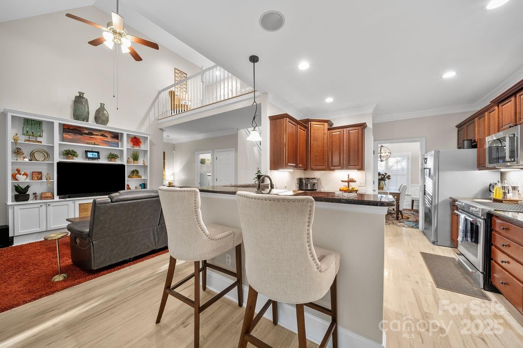 Cramerton, North Carolina, 28032, United States, 3 Bedrooms Bedrooms, ,3.5 BathroomsBathrooms,Residential,Forsale,2007724