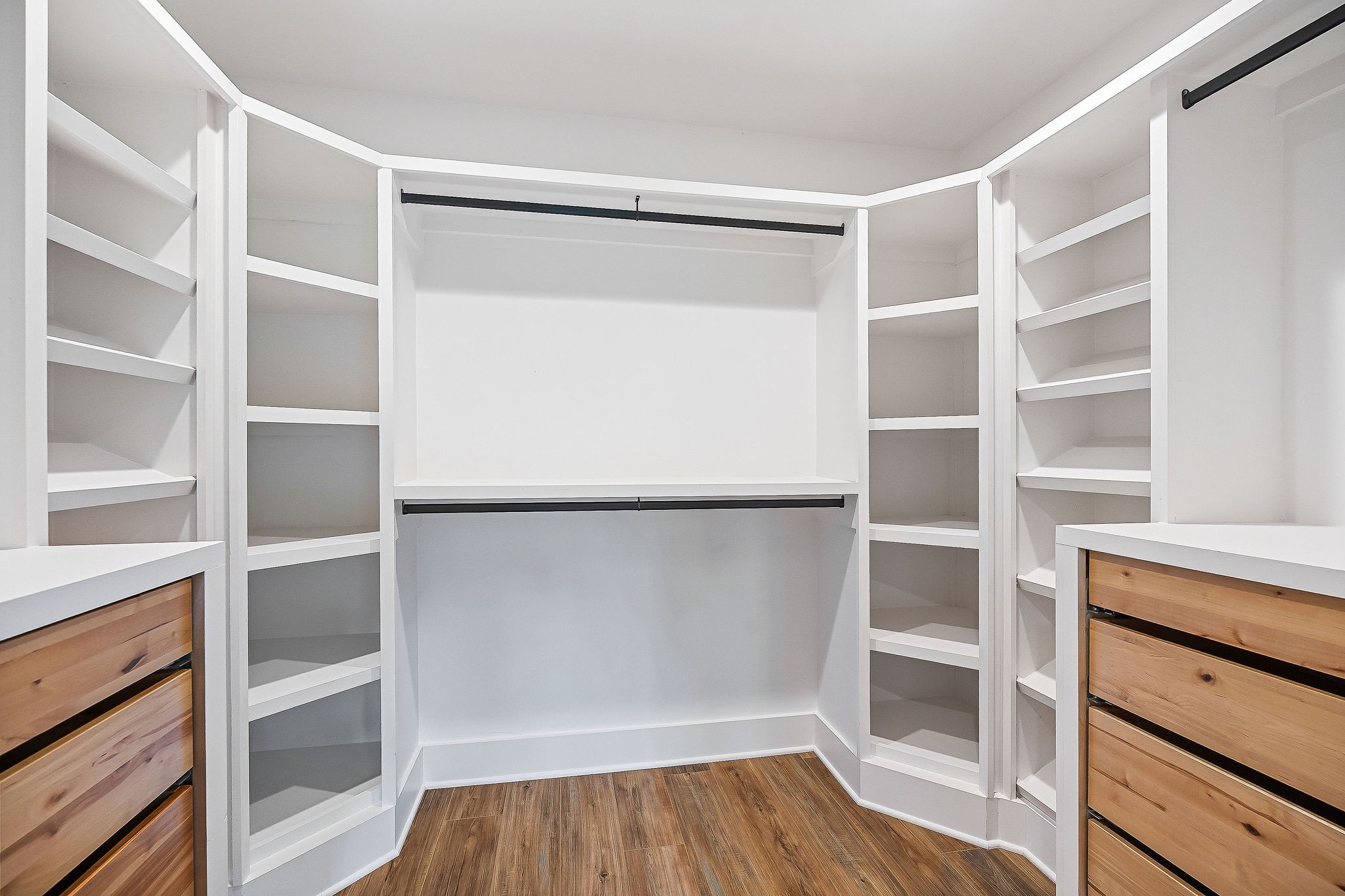 Smithville, Tennessee, 37166, United States, 4 Bedrooms Bedrooms, ,4 BathroomsBathrooms,Residential,Forsale,1999482