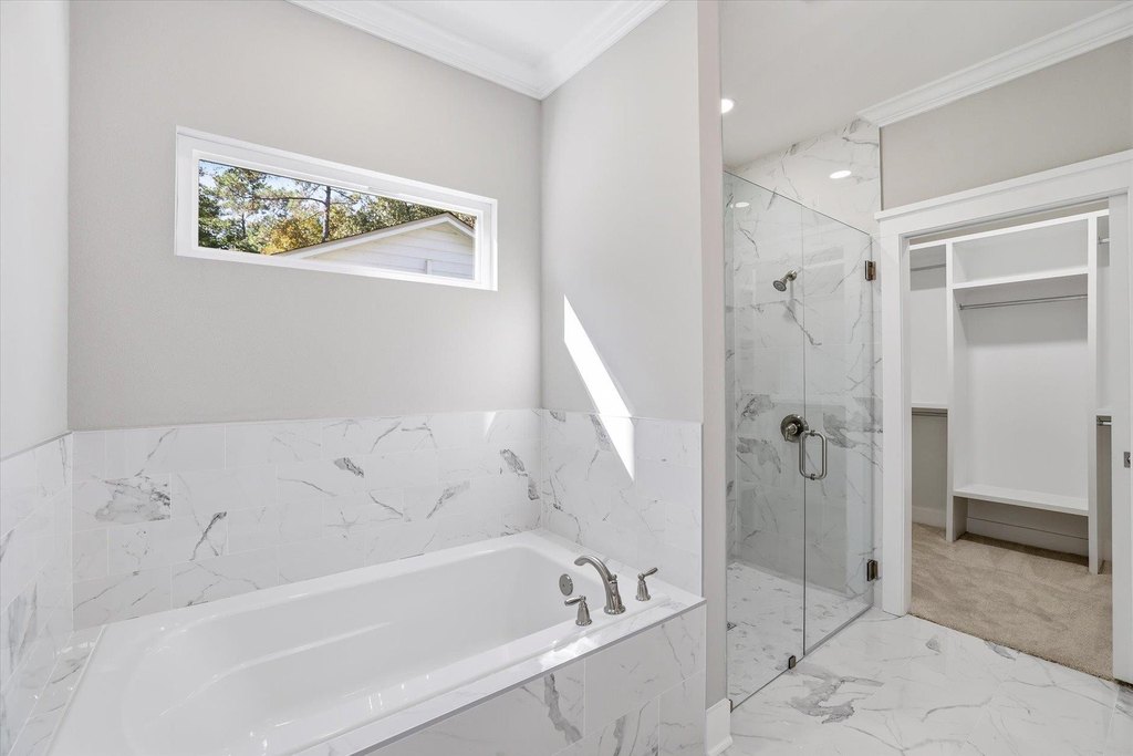 Tallahassee, Florida, 32312, United States, 5 Bedrooms Bedrooms, ,3.5 BathroomsBathrooms,Residential,Forsale,1995099