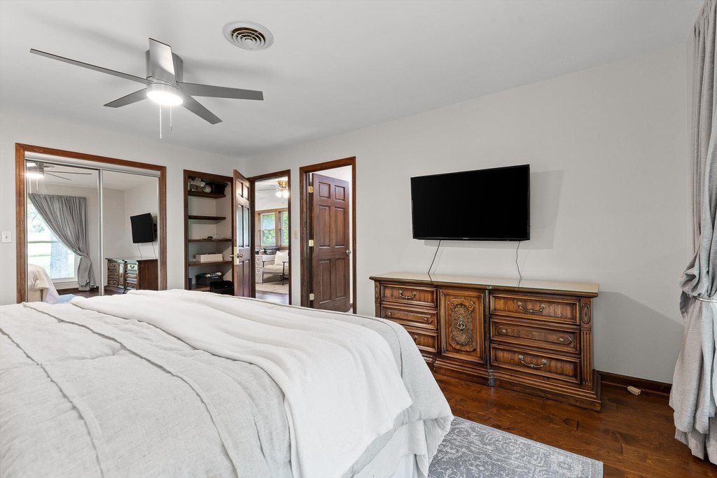 Signal Mountain, Tennessee, 37377, United States, 4 Bedrooms Bedrooms, ,4 BathroomsBathrooms,Residential,Forsale,1894388