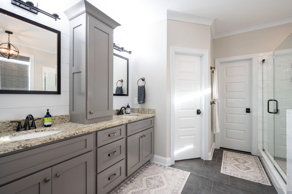 Harrison, Tennessee, 37341, United States, 4 Bedrooms Bedrooms, ,2.5 BathroomsBathrooms,Residential,Forsale,2004674