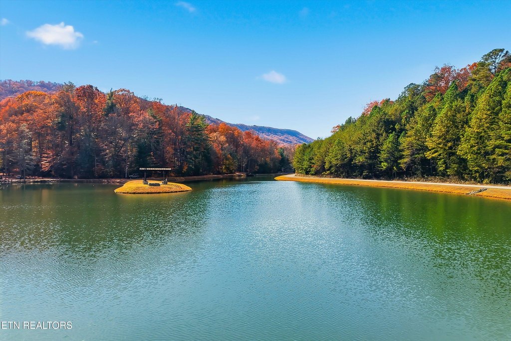 Maryville, Tennessee, 37803, United States, 2 Bedrooms Bedrooms, ,2.5 BathroomsBathrooms,Residential,Forsale,1999450