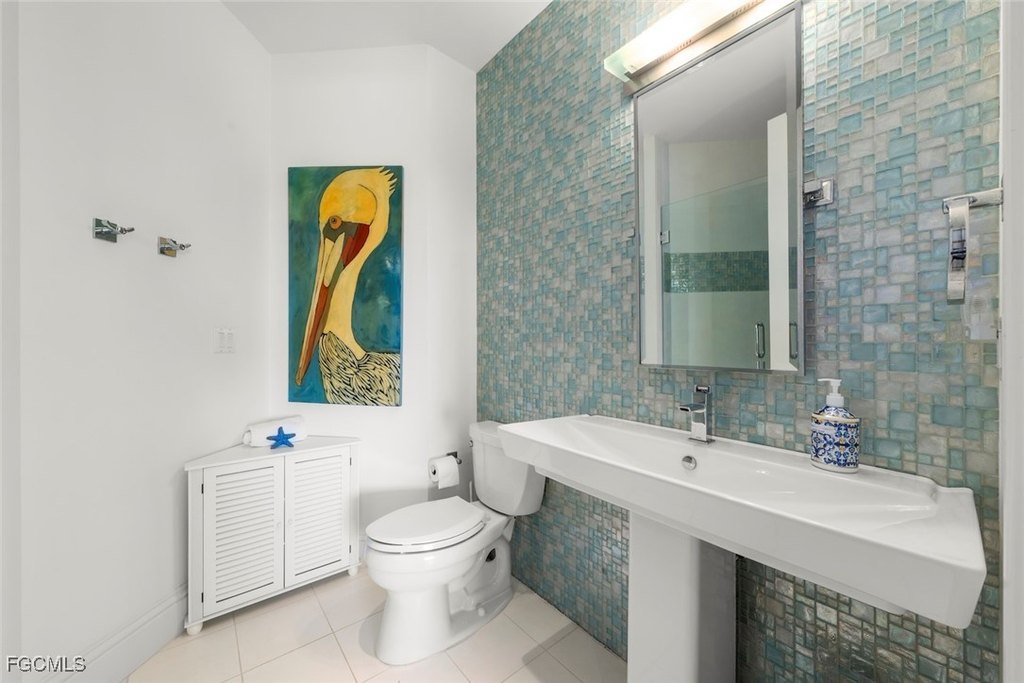 Sanibel, Florida, 33957, United States, 5 Bedrooms Bedrooms, ,4.5 BathroomsBathrooms,Residential,Forsale,1998638