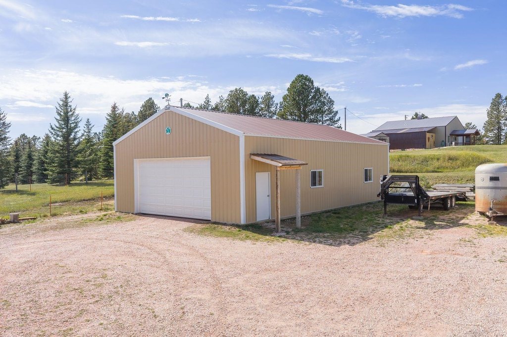 Custer, South Dakota, 57730, United States, 5 Bedrooms Bedrooms, ,2 BathroomsBathrooms,Residential,Forsale,2011080