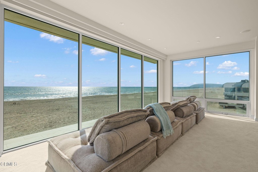 Oxnard, California, 93035, United States, 4 Bedrooms Bedrooms, ,5.5 BathroomsBathrooms,Residential,Forsale,2004314