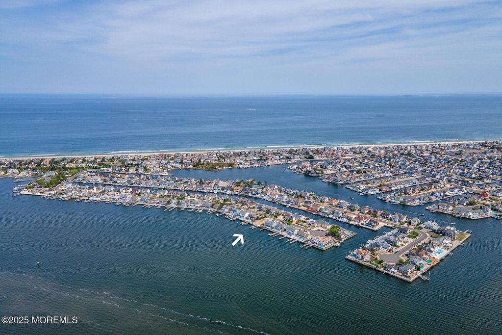 Mantoloking, New Jersey, 08738, United States, 5 Bedrooms Bedrooms, ,6 BathroomsBathrooms,Residential,Forsale,1884477