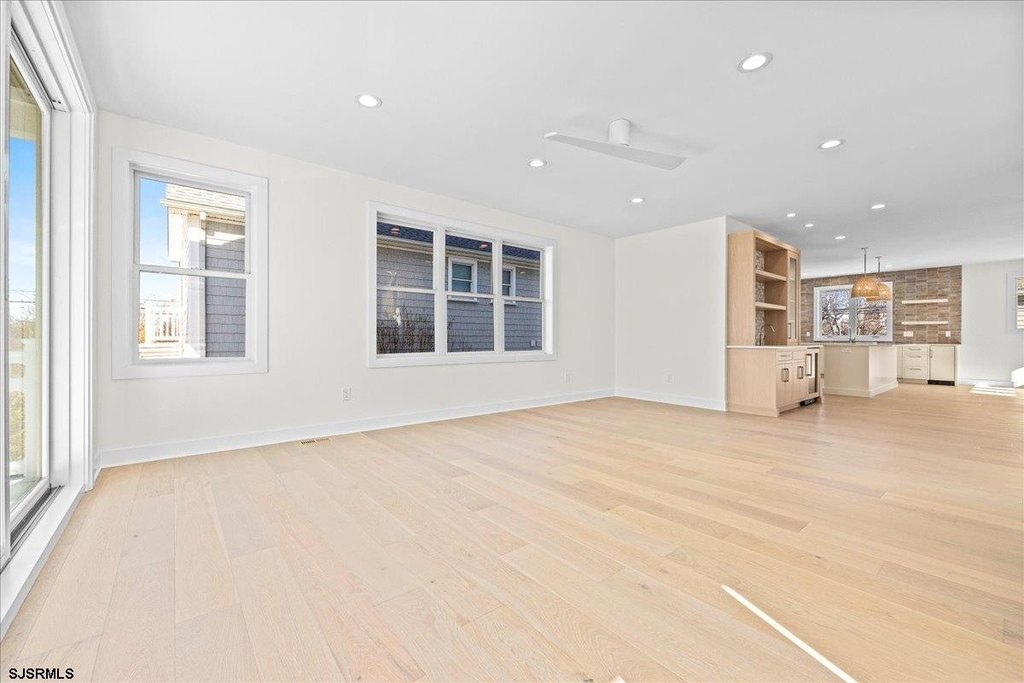 Margate, New Jersey, 08402, United States, 5 Bedrooms Bedrooms, ,4.5 BathroomsBathrooms,Residential,Forsale,2004610