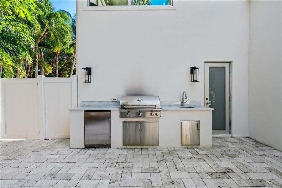 Delray Beach, Florida, 33444, United States, 5 Bedrooms Bedrooms, ,5.5 BathroomsBathrooms,Residential,Forsale,1996336