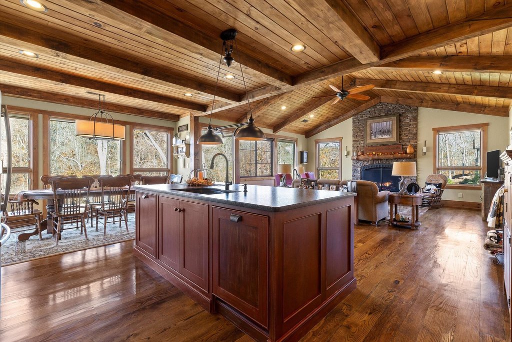 Ten Mile, Tennessee, 37880, United States, 3 Bedrooms Bedrooms, ,3.5 BathroomsBathrooms,Residential,Forsale,2009597