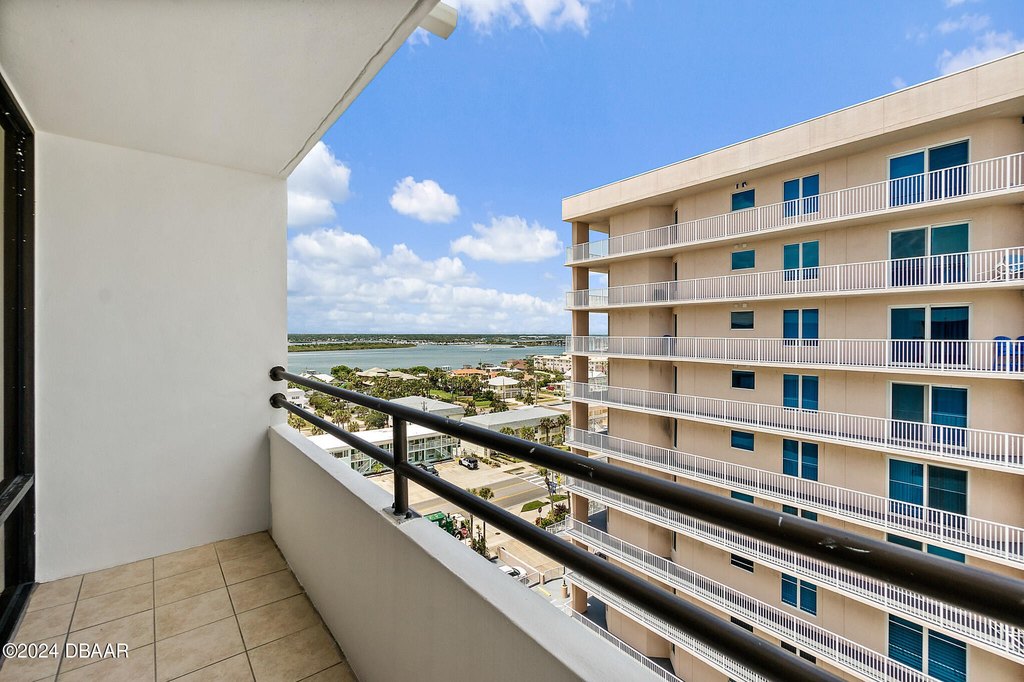 Daytona Beach Shores, Florida, 32118, United States, 2 Bedrooms Bedrooms, ,2 BathroomsBathrooms,Residential,Forsale,1990065