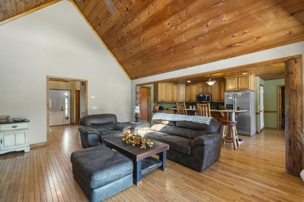 Ringgold, Georgia, 30736, United States, 3 Bedrooms Bedrooms, ,3.5 BathroomsBathrooms,Residential,Forsale,2004682