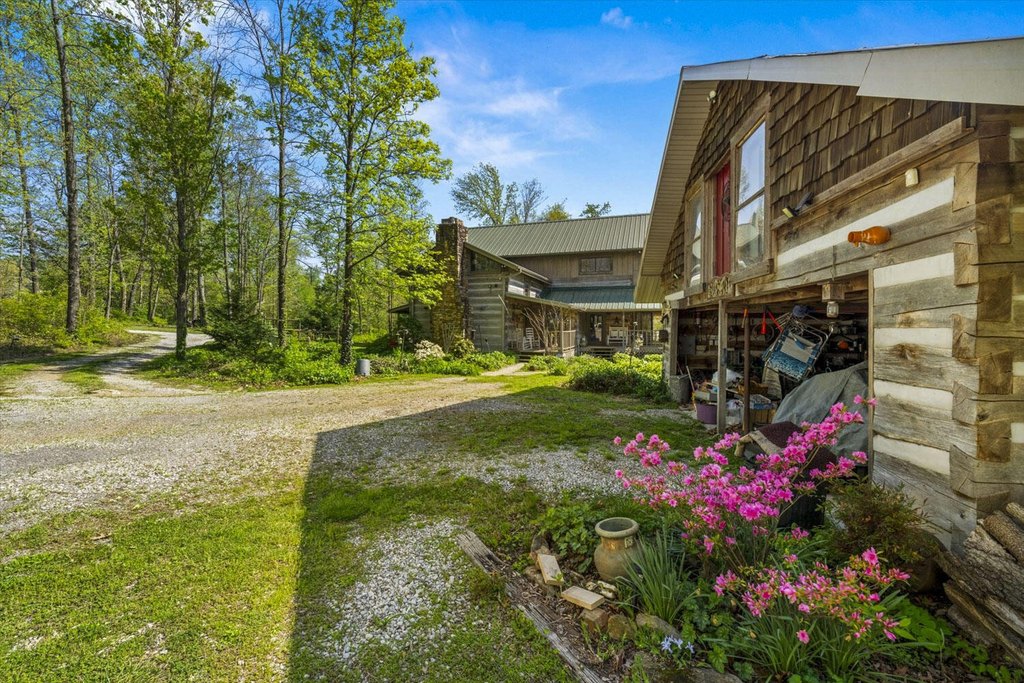 Jefferson City, Tennessee, 37760, United States, 3 Bedrooms Bedrooms, ,2 BathroomsBathrooms,Residential,Forsale,2002623