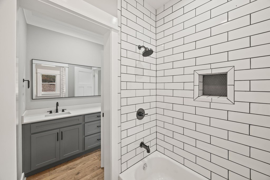 Byrdstown, Tennessee, 38549, United States, 5 Bedrooms Bedrooms, ,4.5 BathroomsBathrooms,Residential,Forsale,1996615