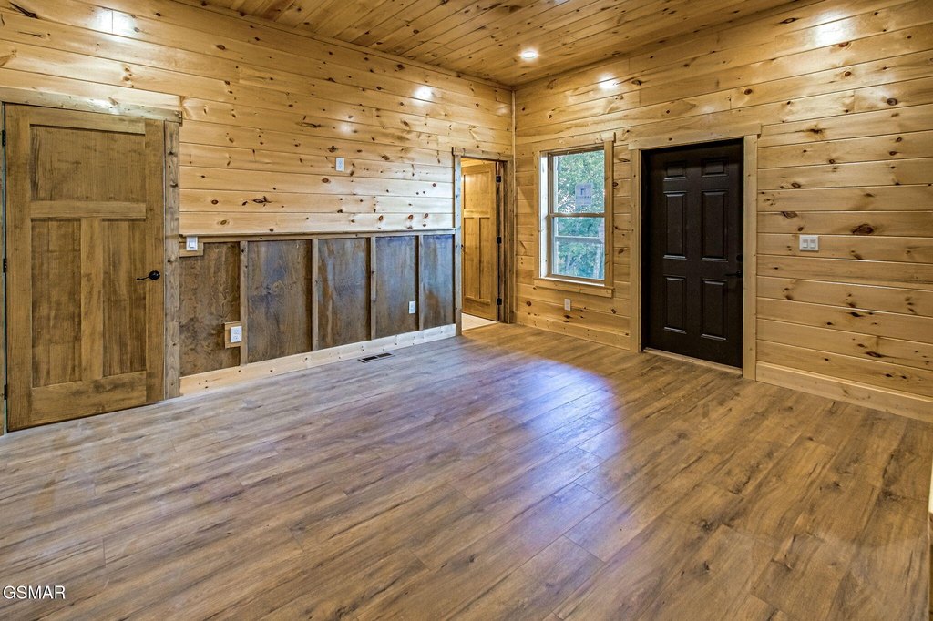 Pigeon Forge, Tennessee, 37862, United States, 3 Bedrooms Bedrooms, ,3.5 BathroomsBathrooms,Residential,Forsale,1999473