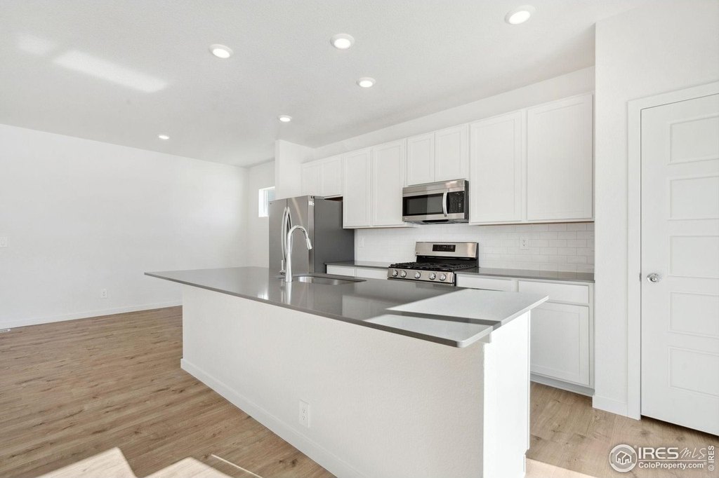 Hudson, Colorado, 80642, United States, 3 Bedrooms Bedrooms, ,2 BathroomsBathrooms,Residential,Forsale,2004291