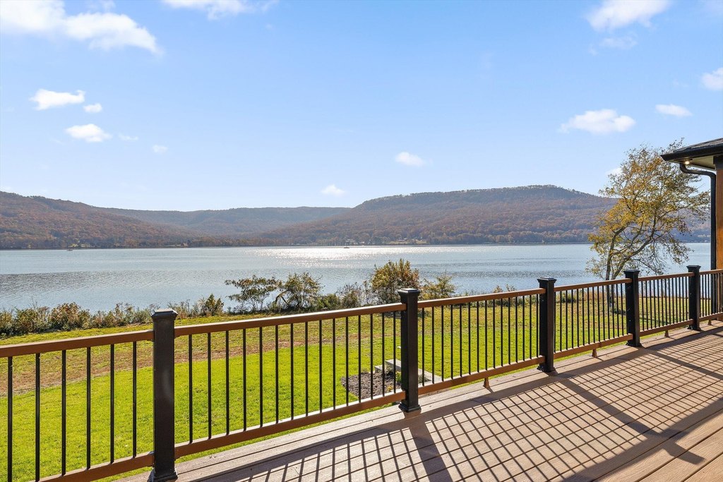 Jasper, Tennessee, 37347, United States, 5 Bedrooms Bedrooms, ,6.5 BathroomsBathrooms,Residential,Forsale,2009602