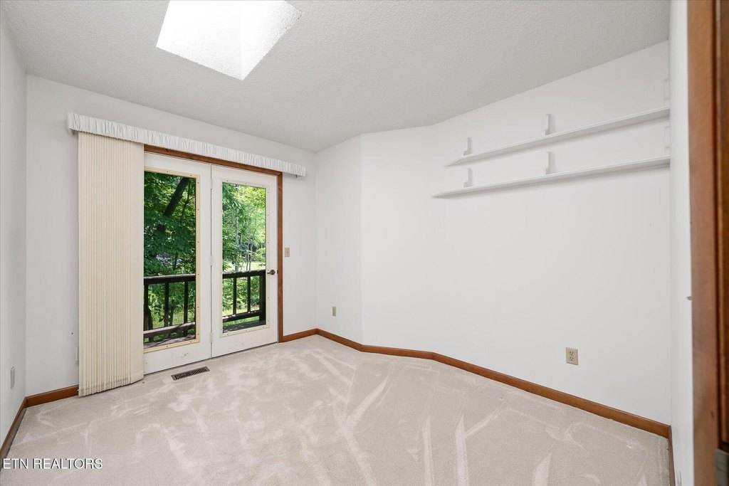 Crossville, Tennessee, 38558, United States, 2 Bedrooms Bedrooms, ,2 BathroomsBathrooms,Residential,Forsale,1907858