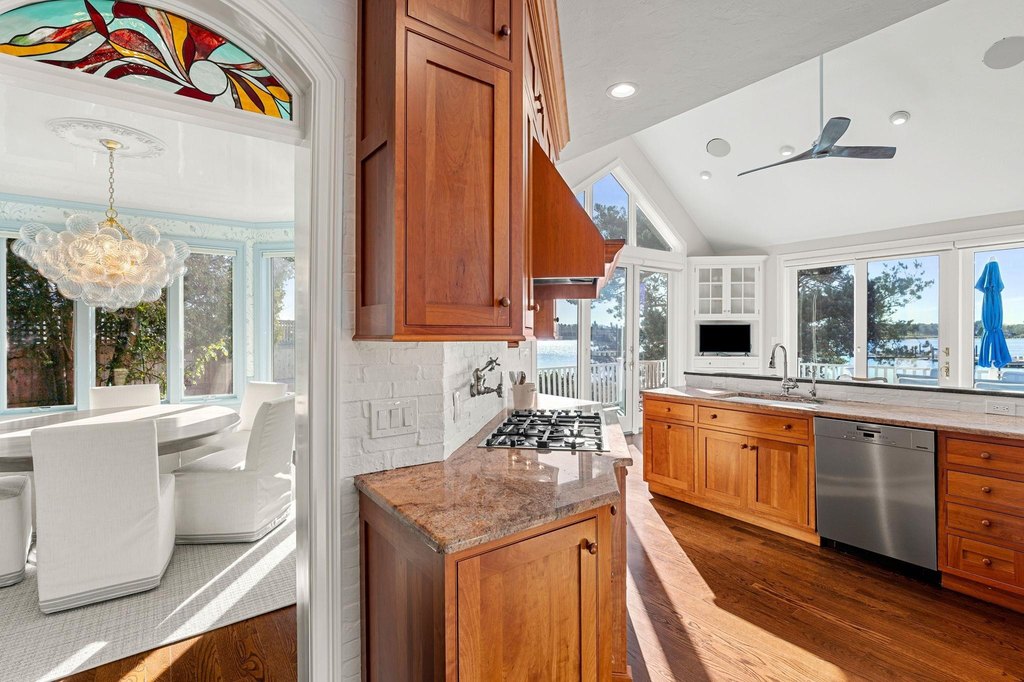 New Castle, New Hampshire, 03854, United States, 3 Bedrooms Bedrooms, ,3.5 BathroomsBathrooms,Residential,Forsale,2004717