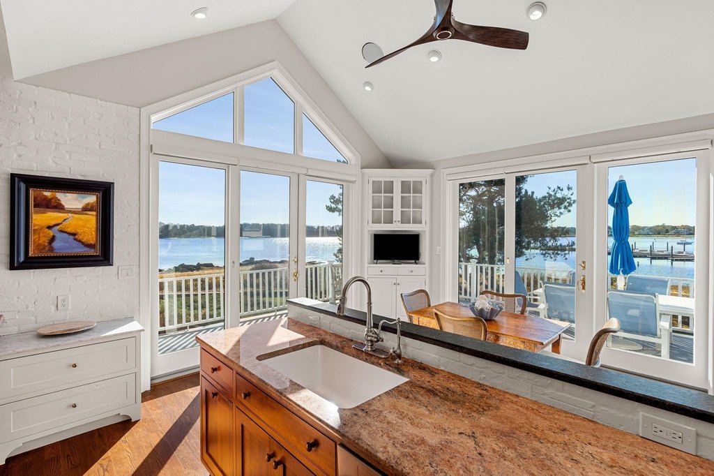 New Castle, New Hampshire, 03854, United States, 3 Bedrooms Bedrooms, ,3.5 BathroomsBathrooms,Residential,Forsale,2004717