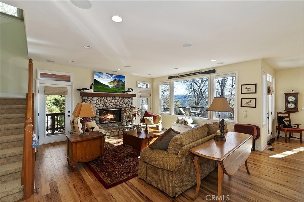 Lake Arrowhead, California, 92352, United States, 3 Bedrooms Bedrooms, ,2.5 BathroomsBathrooms,Residential,Forsale,2000297