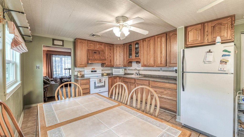 North Cape May, New Jersey, 08204, United States, 2 Bedrooms Bedrooms, ,1 BathroomBathrooms,Residential,Forsale,2004613