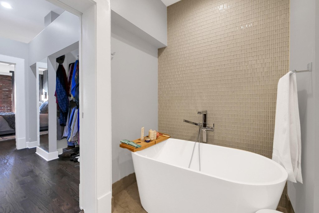 Chattanooga, Tennessee, 37402, United States, 2 Bedrooms Bedrooms, ,2 BathroomsBathrooms,Residential,Forsale,2004676