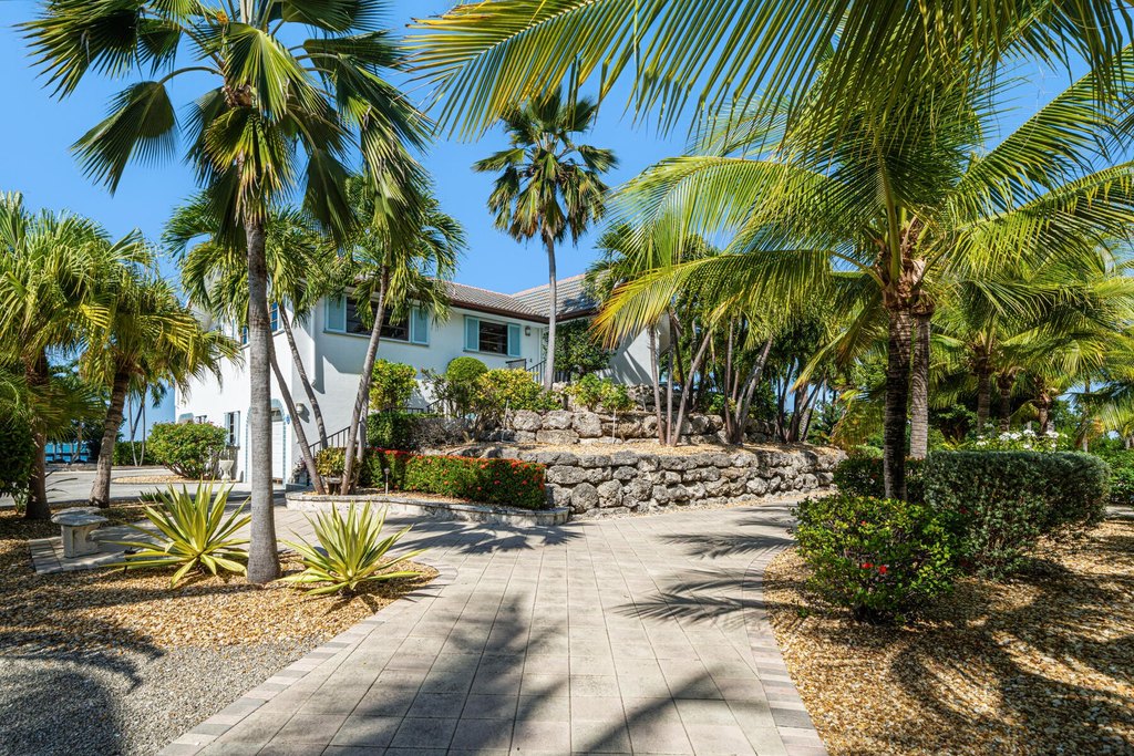 Marathon, Florida, 33050, United States, 3 Bedrooms Bedrooms, ,2.5 BathroomsBathrooms,Residential,Forsale,2011131