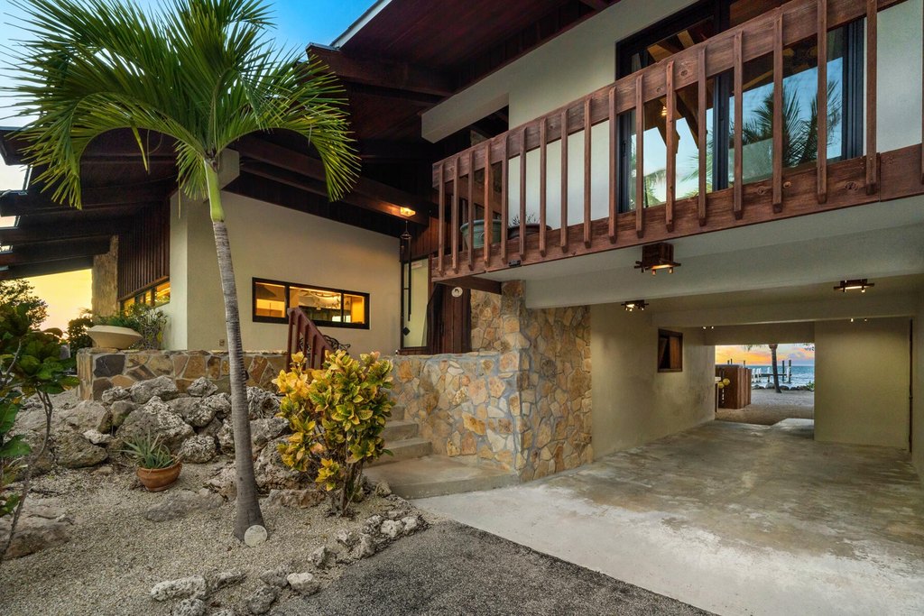 Marathon, Florida, 33050, United States, 3 Bedrooms Bedrooms, ,3 BathroomsBathrooms,Residential,Forsale,2011130