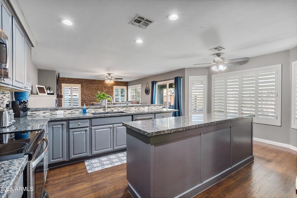 Mesa, Arizona, 85212, United States, 4 Bedrooms Bedrooms, ,3 BathroomsBathrooms,Residential,Forsale,2004920