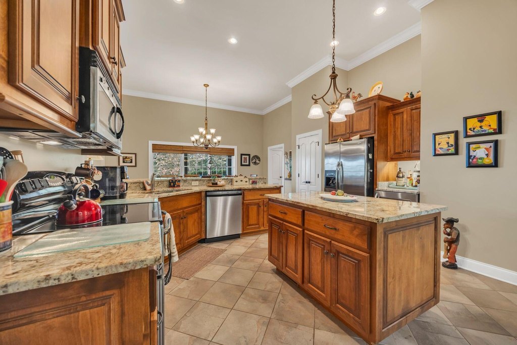 Rising Fawn, Georgia, 30738, United States, 3 Bedrooms Bedrooms, ,3.5 BathroomsBathrooms,Residential,Forsale,1963561