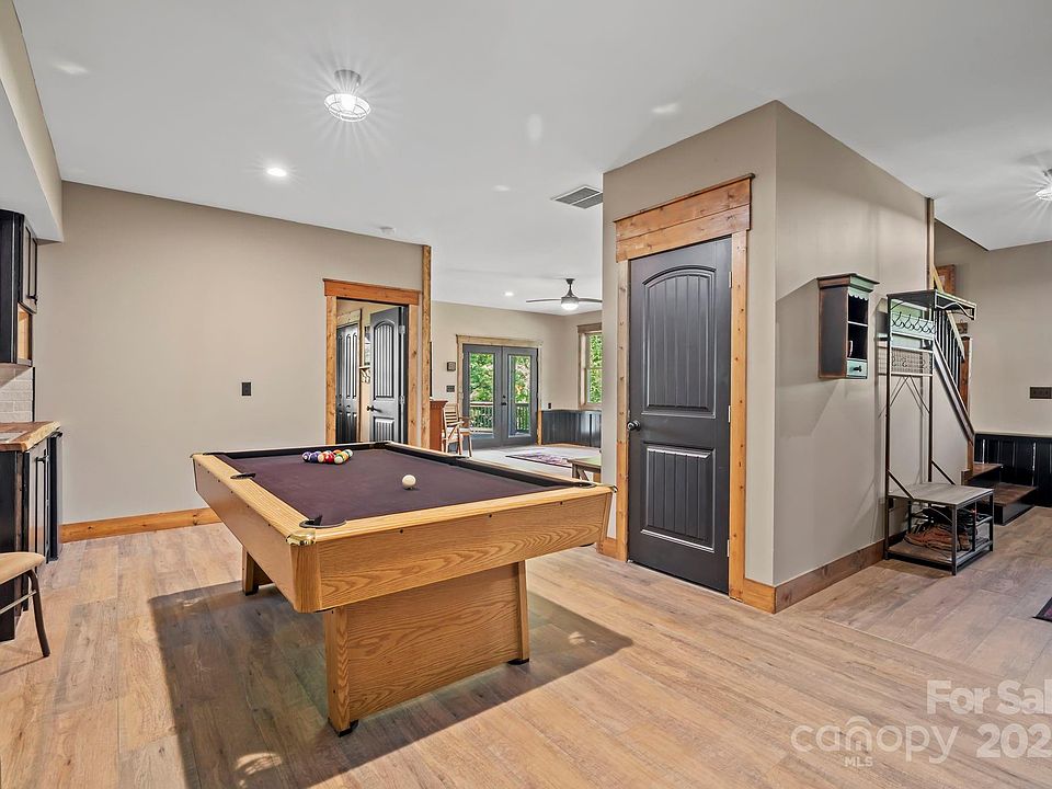 Leicester, North Carolina, 28748, United States, 3 Bedrooms Bedrooms, ,2 BathroomsBathrooms,Residential,Forsale,2004307