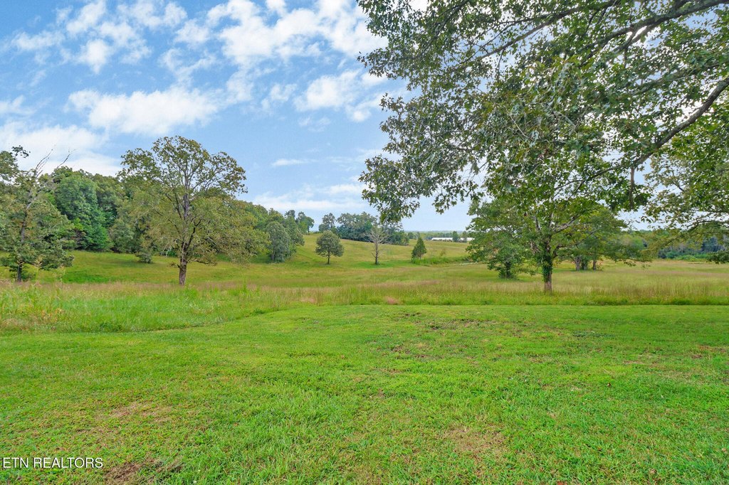 Crossville, Tennessee, 38555, United States, 3 Bedrooms Bedrooms, ,2 BathroomsBathrooms,Residential,Forsale,1952854