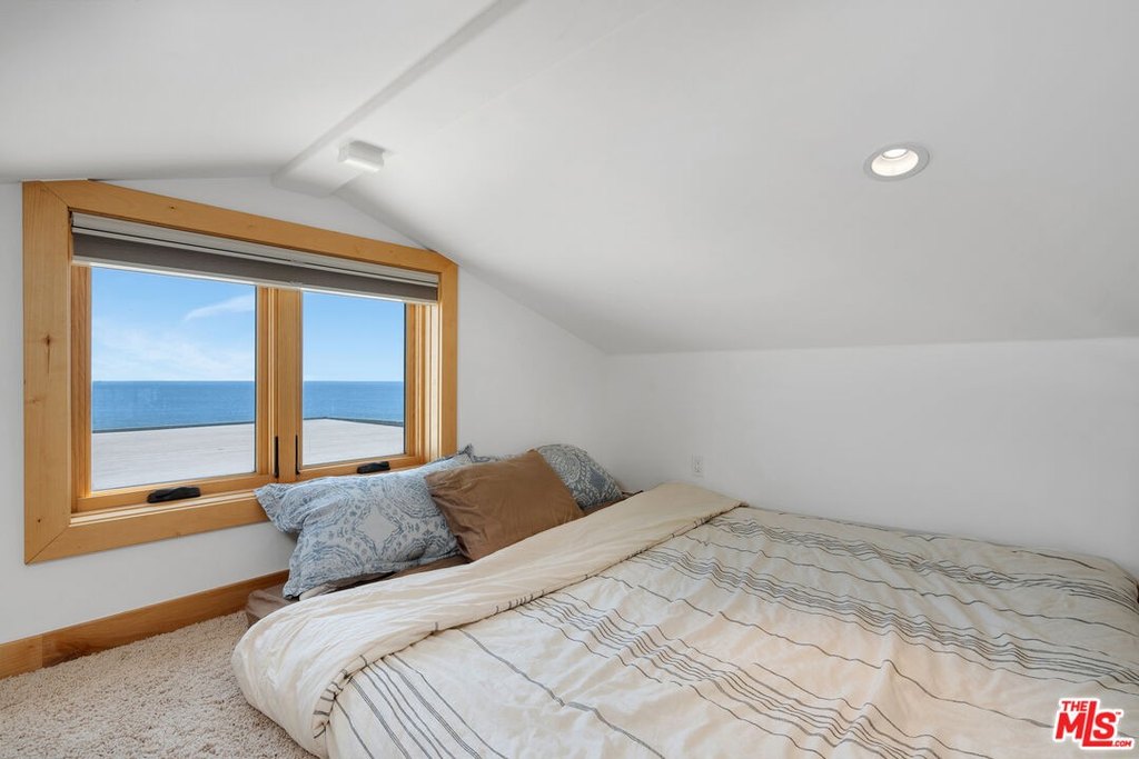 Malibu, California, 90265, United States, 3 Bedrooms Bedrooms, ,3 BathroomsBathrooms,Residential,Forsale,2009630