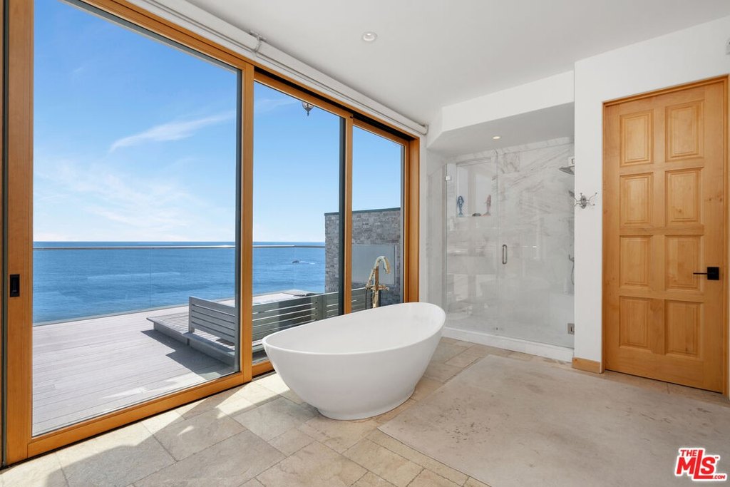 Malibu, California, 90265, United States, 3 Bedrooms Bedrooms, ,3 BathroomsBathrooms,Residential,Forsale,2009630