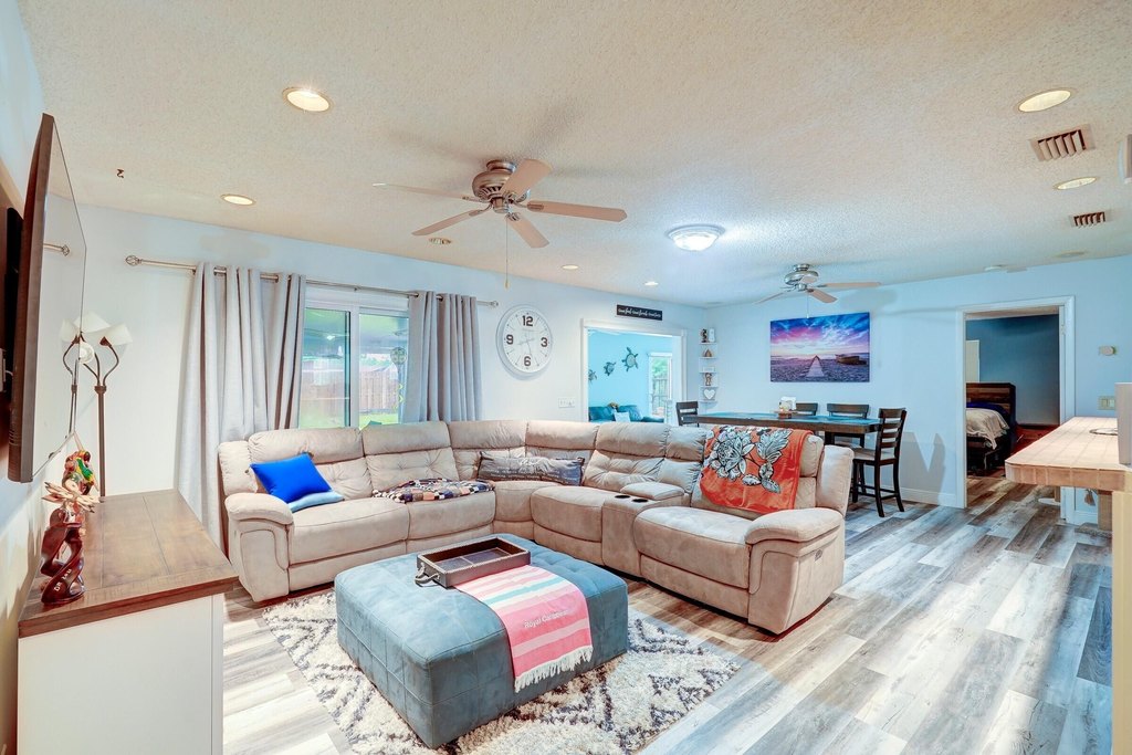 Royal Palm Beach, Florida, 33411, United States, 3 Bedrooms Bedrooms, ,2 BathroomsBathrooms,Residential,Forsale,1969897