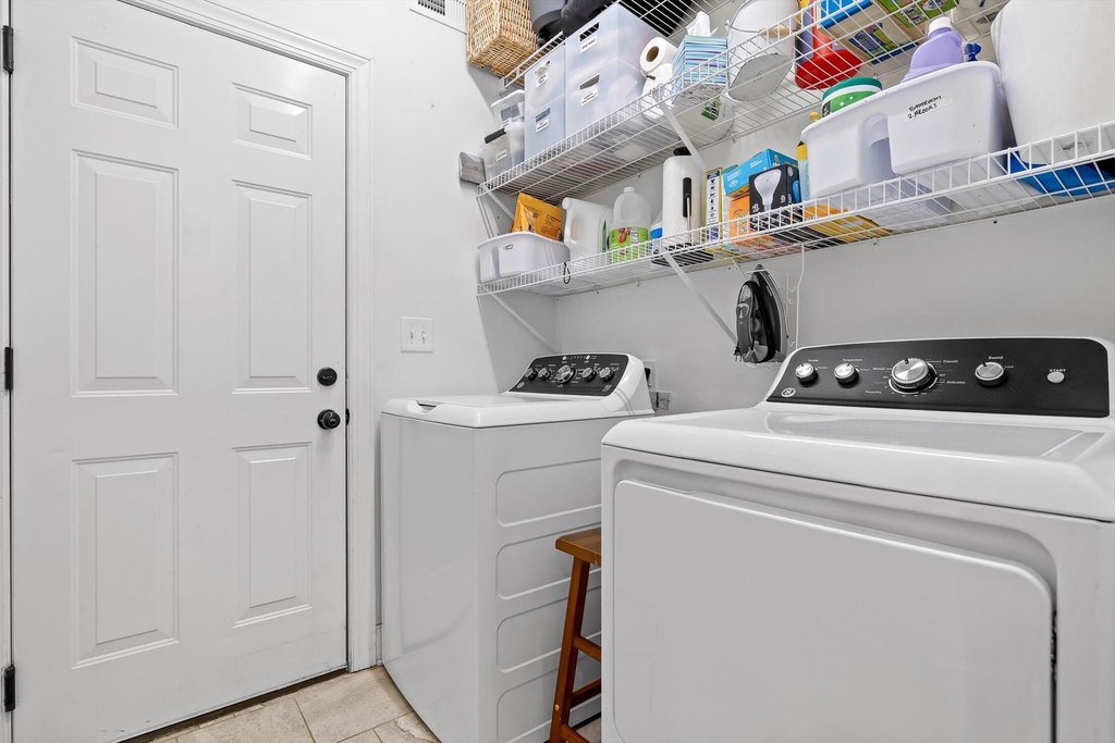 Chattanooga, Tennessee, 37406, United States, 4 Bedrooms Bedrooms, ,2.5 BathroomsBathrooms,Residential,Forsale,1963560