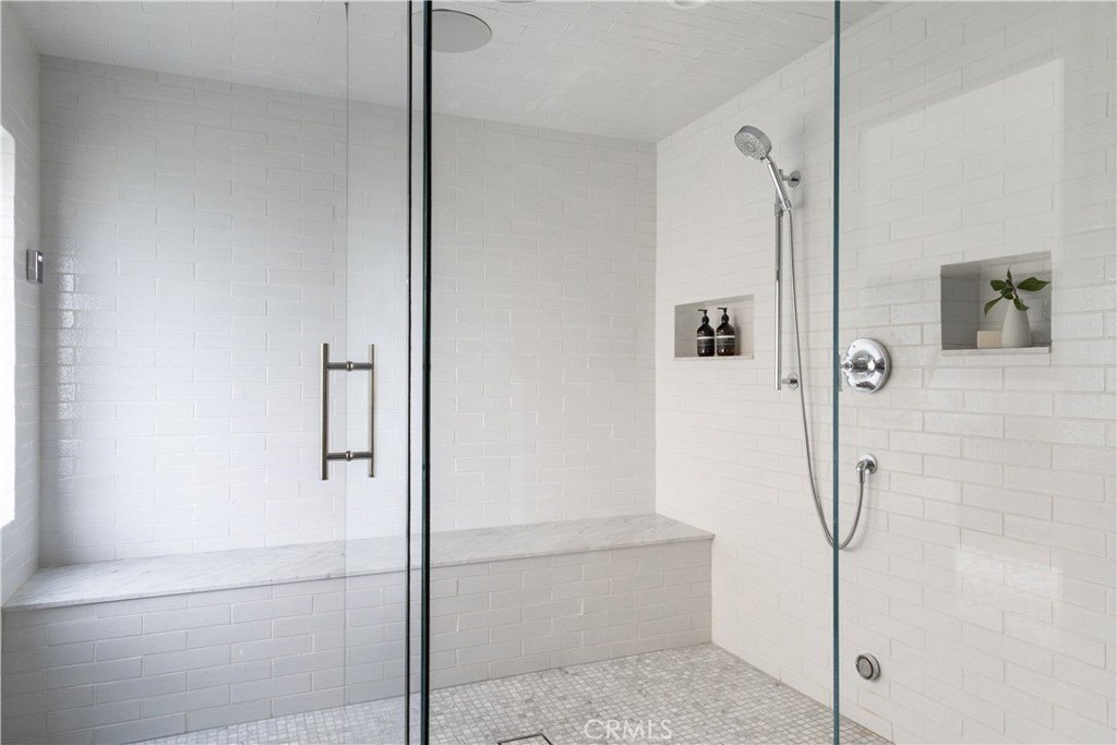 Lake Arrowhead, California, 92352, United States, 5 Bedrooms Bedrooms, ,5 BathroomsBathrooms,Residential,Forsale,2004865