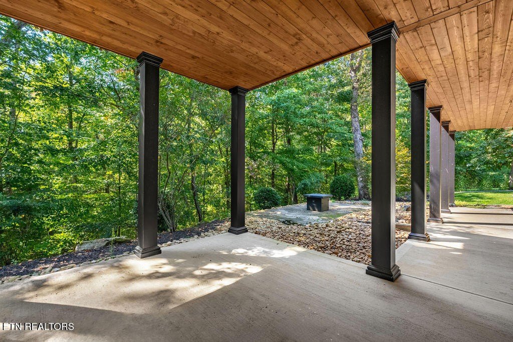 Loudon, Tennessee, 37774, United States, 3 Bedrooms Bedrooms, ,3.5 BathroomsBathrooms,Residential,Forsale,1960210