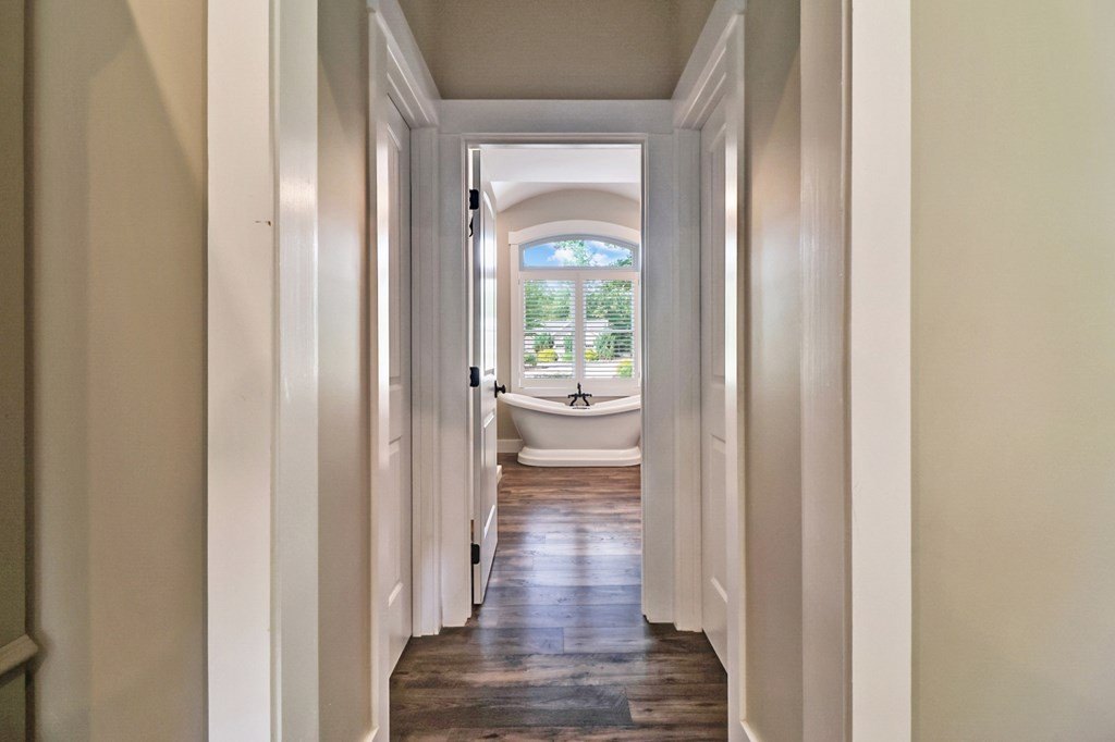 Jamestown, Tennessee, 38556, United States, 4 Bedrooms Bedrooms, ,4 BathroomsBathrooms,Residential,Forsale,1929826