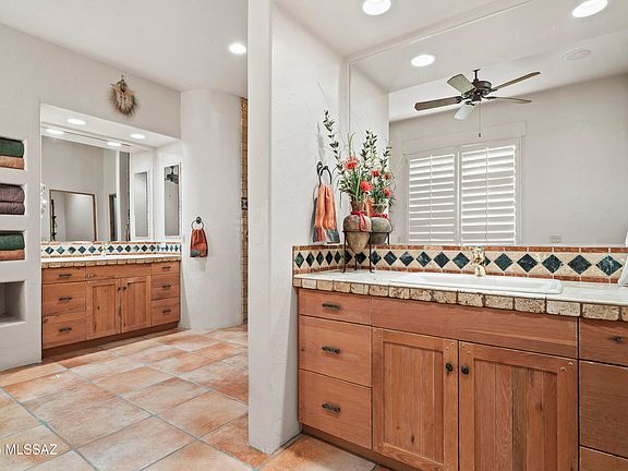 Tucson, Arizona, 85718, United States, 4 Bedrooms Bedrooms, ,4 BathroomsBathrooms,Residential,Forsale,2004425