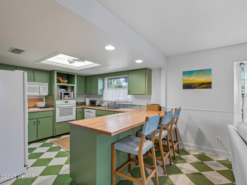 New Smyrna Beach, Florida, 32168, United States, 4 Bedrooms Bedrooms, ,3.5 BathroomsBathrooms,Residential,Forsale,1964579