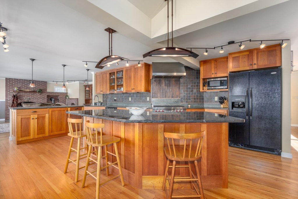 Nottingham, New Hampshire, 03290, United States, 4 Bedrooms Bedrooms, ,2.5 BathroomsBathrooms,Residential,Forsale,2004712