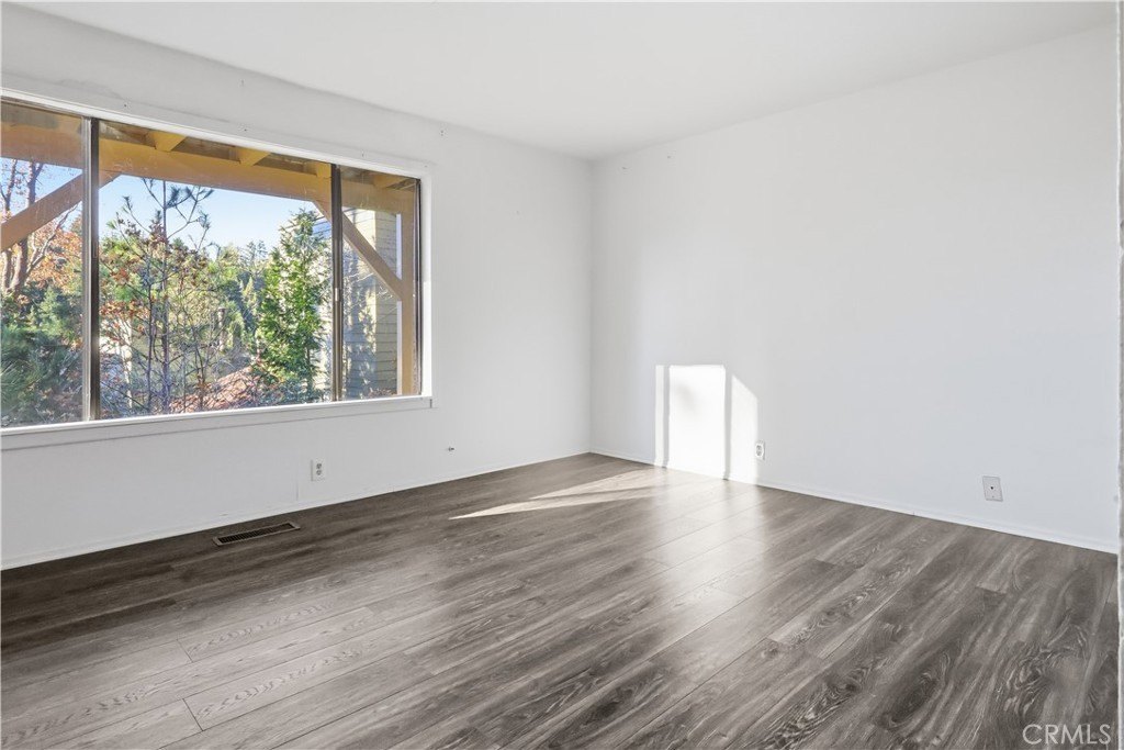 Lake Arrowhead, California, 92352, United States, 4 Bedrooms Bedrooms, ,2.5 BathroomsBathrooms,Residential,Forsale,2004862